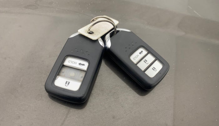 2021 Honda City 1.5L I-VTEC ZX, Petrol, Manual, 37,772 km, Key Close Up