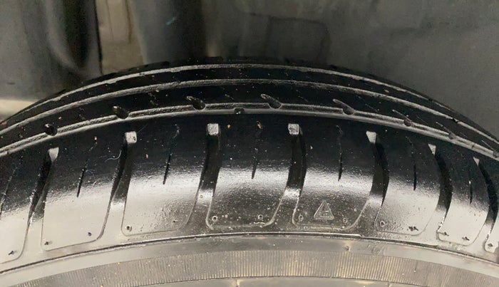 2021 Maruti Swift VXI, Petrol, Manual, 22,063 km, Right Rear Tyre Tread