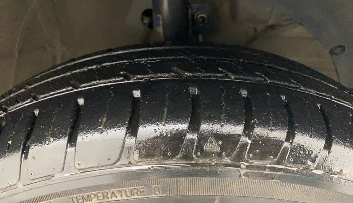 2021 Maruti Swift VXI, Petrol, Manual, 22,063 km, Right Front Tyre Tread