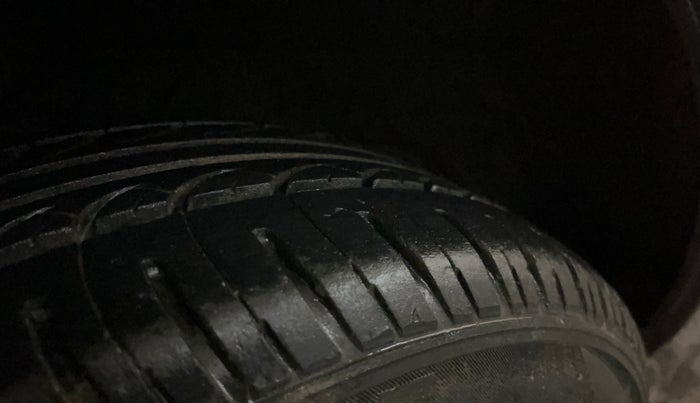 2017 Datsun Go Plus T, CNG, Manual, 70,806 km, Right Rear Tyre Tread