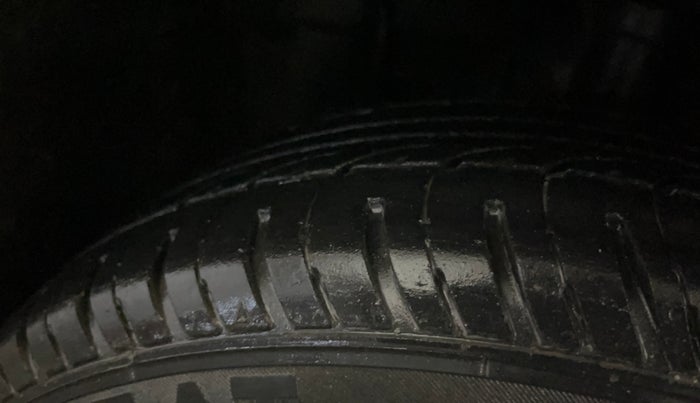 2017 Datsun Go Plus T, CNG, Manual, 70,806 km, Left Front Tyre Tread