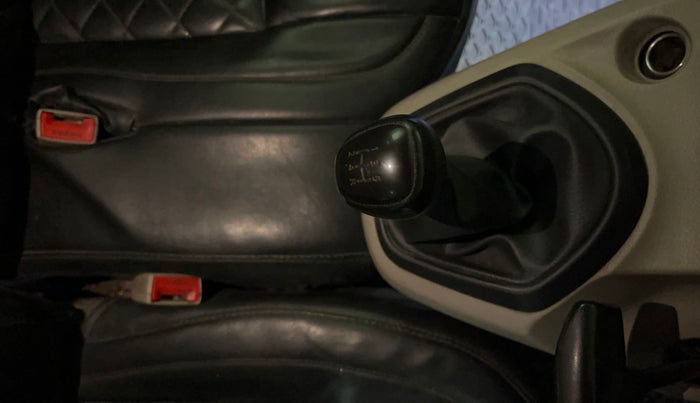 2017 Datsun Go Plus T, CNG, Manual, 70,806 km, Gear Lever