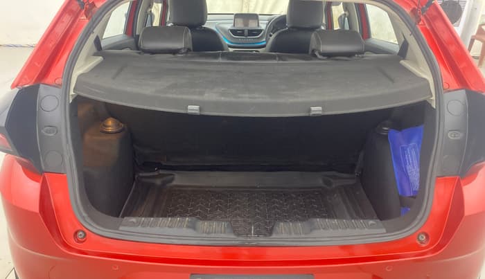 2023 Tata ALTROZ XZ PETROL, Petrol, Manual, 10,186 km, Boot Inside