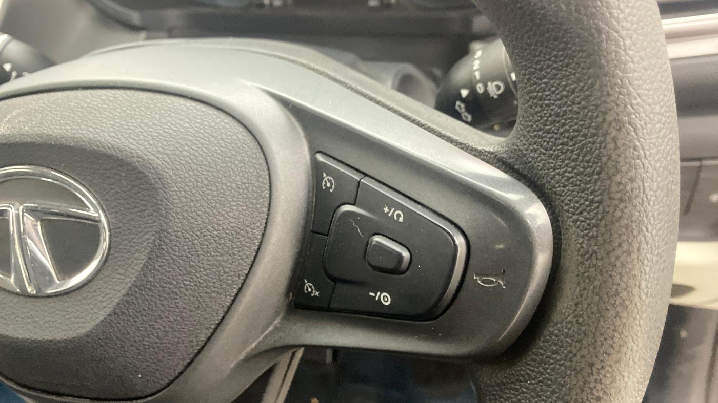 2023 Tata ALTROZ XZ PETROL, Petrol, Manual, 10,186 km, Adaptive Cruise Control