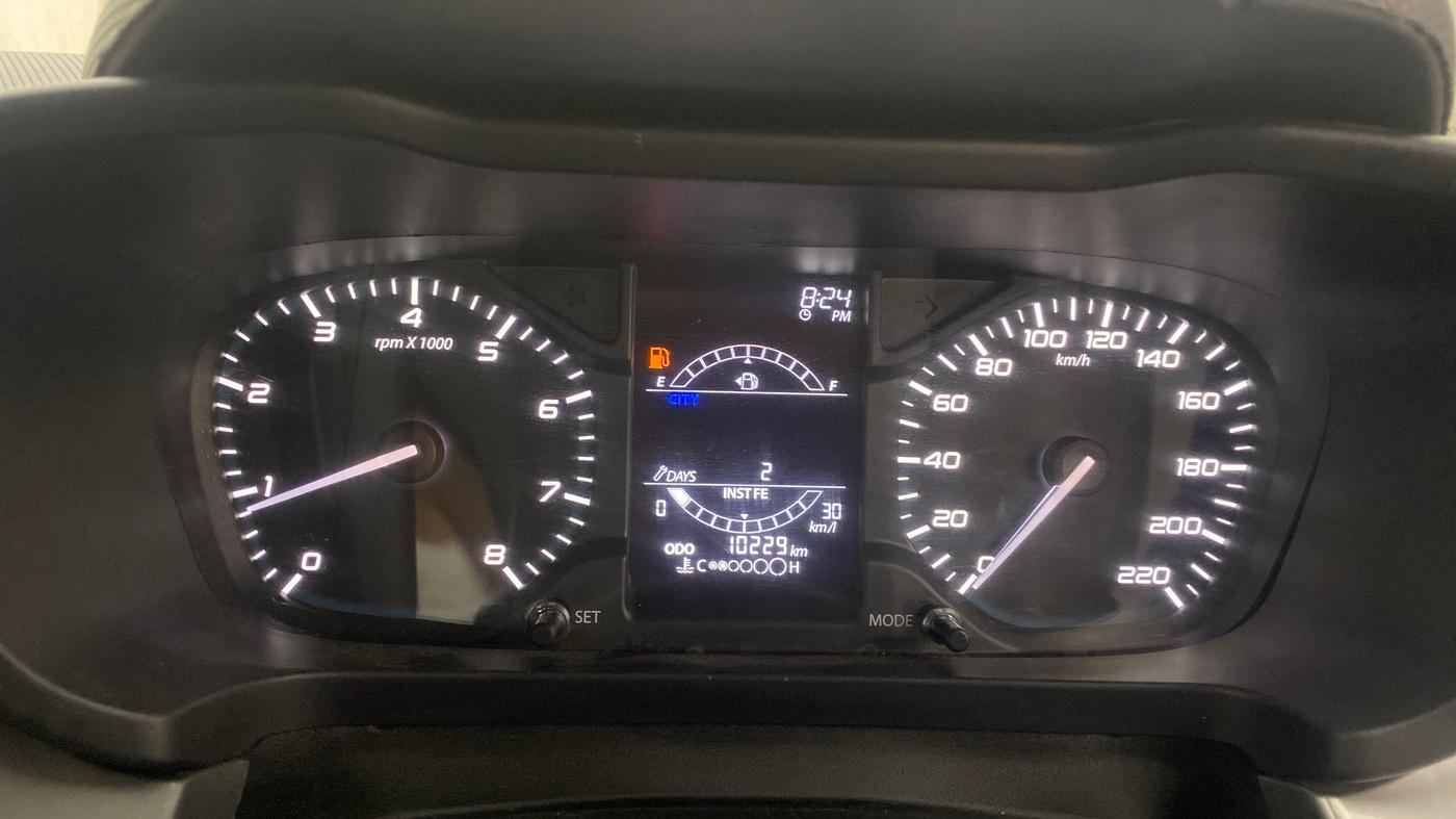 2023 Tata ALTROZ XZ PETROL, Petrol, Manual, 10,186 km, Odometer Image