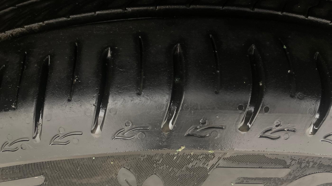 2023 Tata ALTROZ XZ PETROL, Petrol, Manual, 10,186 km, Left Front Tyre Tread