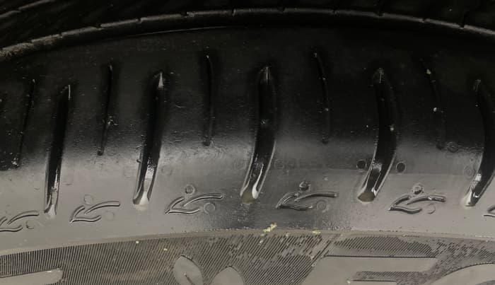 2023 Tata ALTROZ XZ PETROL, Petrol, Manual, 10,186 km, Left Front Tyre Tread