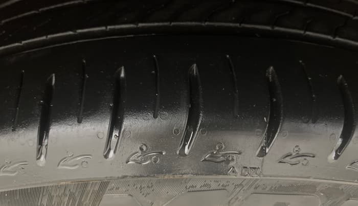 2023 Tata ALTROZ XZ PETROL, Petrol, Manual, 10,186 km, Right Front Tyre Tread