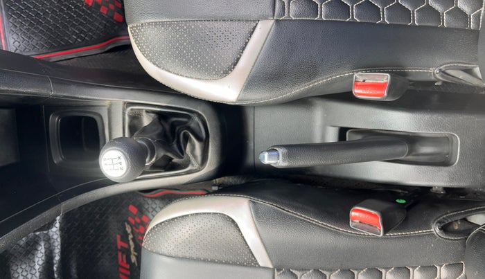 2017 Maruti Swift VXI O, Petrol, Manual, 66,153 km, Gear Lever