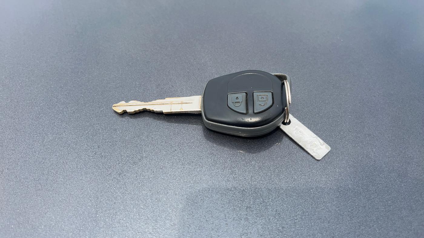 2017 Maruti Swift VXI O, Petrol, Manual, 66,153 km, Key Close Up