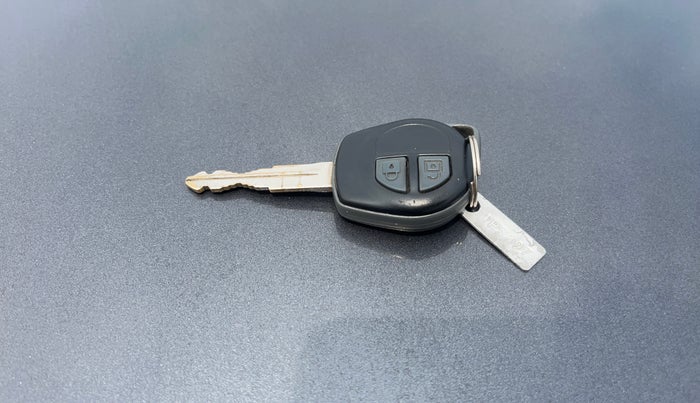 2017 Maruti Swift VXI O, Petrol, Manual, 66,153 km, Key Close Up