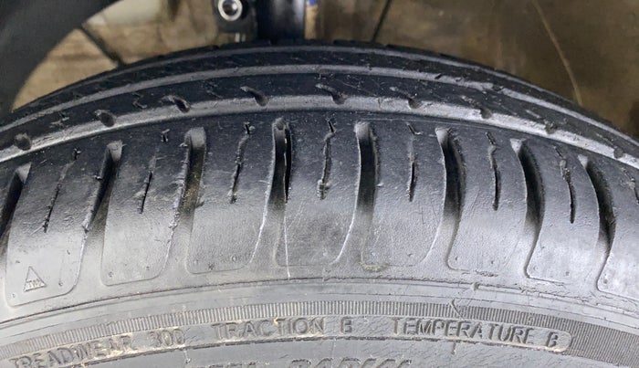 2019 Maruti Swift LXI, Petrol, Manual, 21,693 km, Left Front Tyre Tread