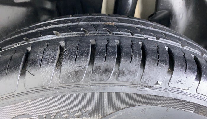 2019 Maruti Swift LXI, Petrol, Manual, 21,693 km, Left Rear Tyre Tread