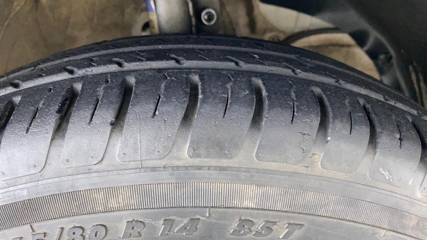 2019 Maruti Swift LXI, Petrol, Manual, 21,693 km, Right Front Tyre Tread