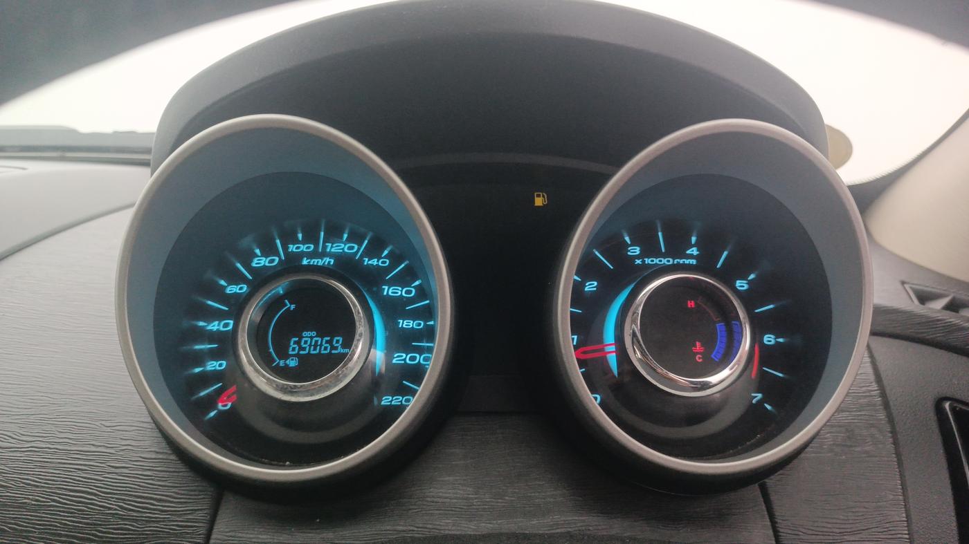 2015 Mahindra XUV500 W10, Diesel, Manual, 69,066 km, Odometer Image