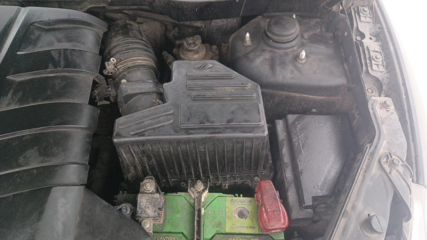 2015 Mahindra XUV500 W10, Diesel, Manual, 69,066 km, Engine View - Left