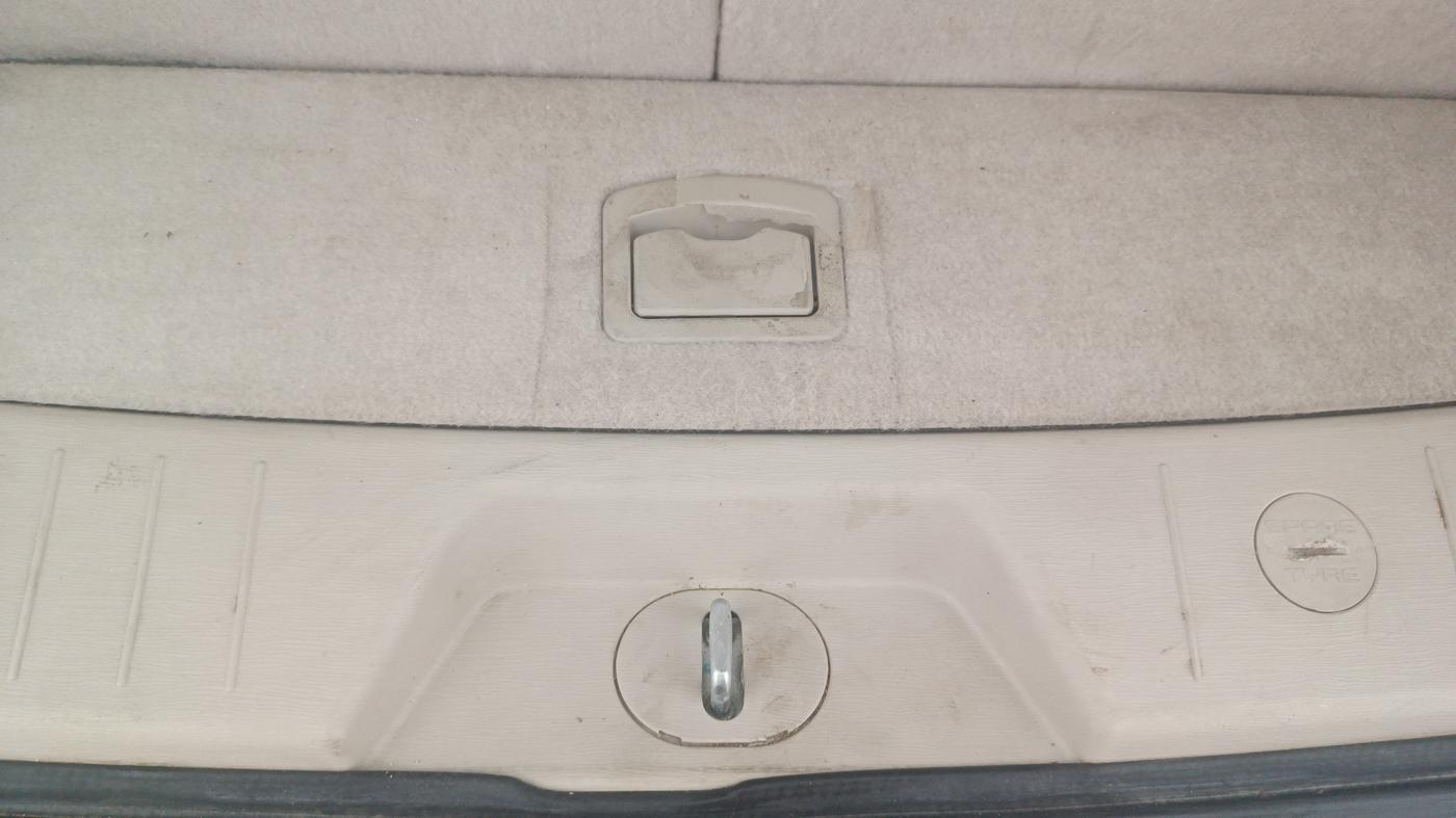 2015 Mahindra XUV500 W10, Diesel, Manual, 69,066 km, Boot Inside