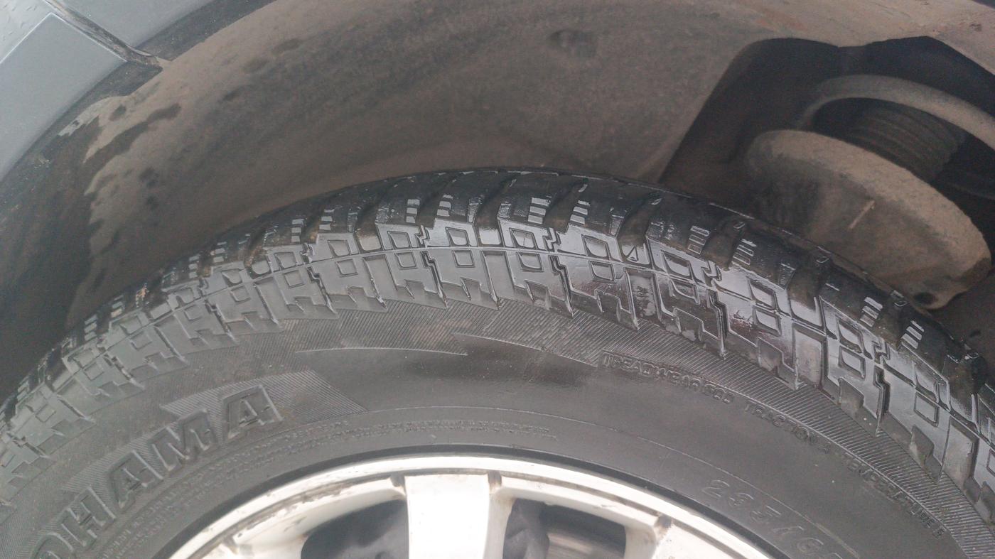 2015 Mahindra XUV500 W10, Diesel, Manual, 69,066 km, Left Front Tyre Tread