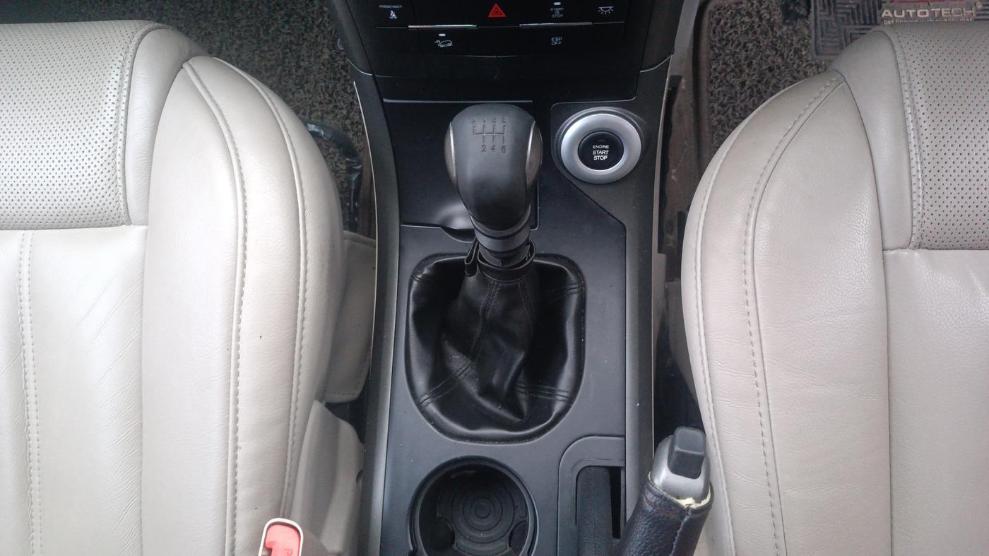 2015 Mahindra XUV500 W10, Diesel, Manual, 69,066 km, Gear Lever