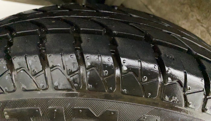 2012 Maruti Wagon R 1.0 LXI CNG, CNG, Manual, 54,795 km, Right Rear Tyre Tread