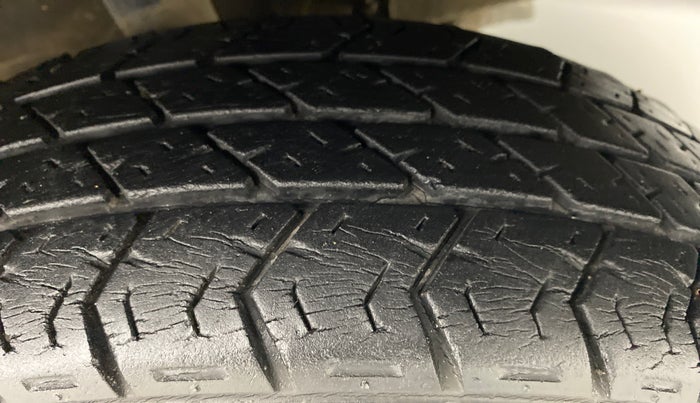 2011 Maruti Eeco 7 STR, Petrol, Manual, 20,255 km, Right Front Tyre Tread