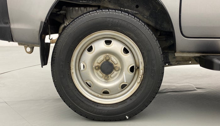 2011 Maruti Eeco 7 STR, Petrol, Manual, 20,255 km, Right Rear Wheel