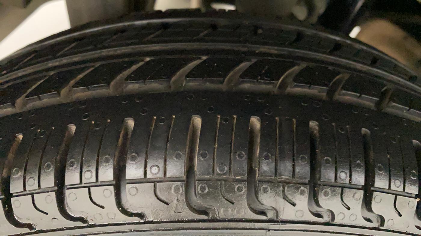 2016 Maruti Alto K10 VXI (O) AMT, Petrol, Automatic, 51,545 km, Right Rear Tyre Tread