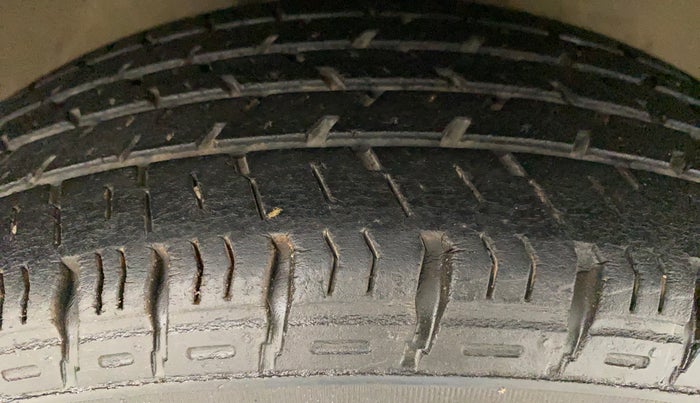 2016 Maruti Alto K10 VXI (O) AMT, Petrol, Automatic, 51,545 km, Right Front Tyre Tread