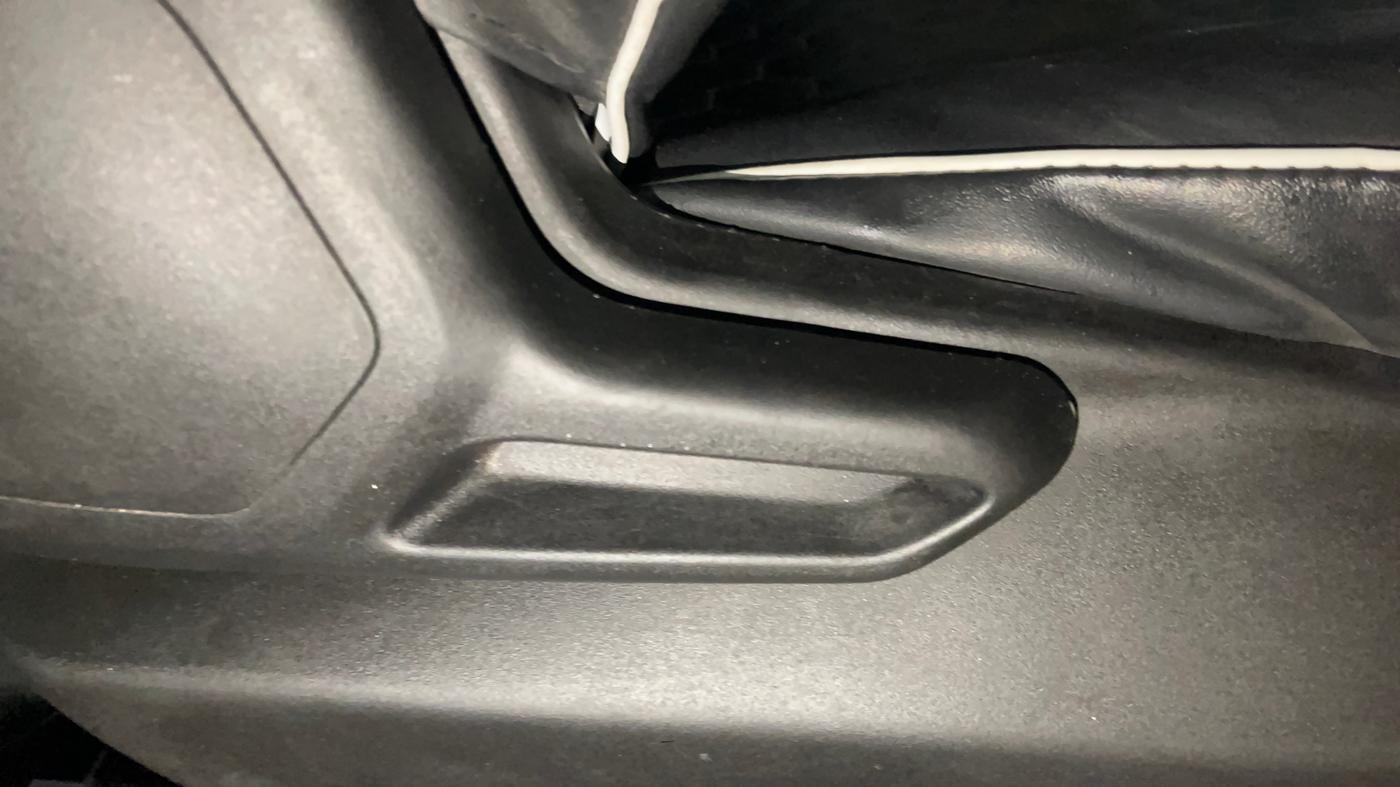 2021 Tata Tiago XE PETROL, Petrol, Manual, 36,338 km, Driver Side Adjustment Panel