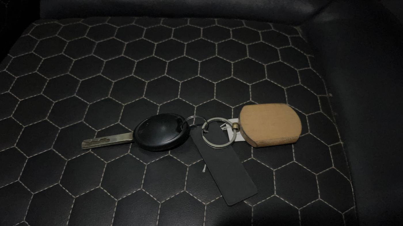 2021 Tata Tiago XE PETROL, Petrol, Manual, 36,338 km, Key Close Up