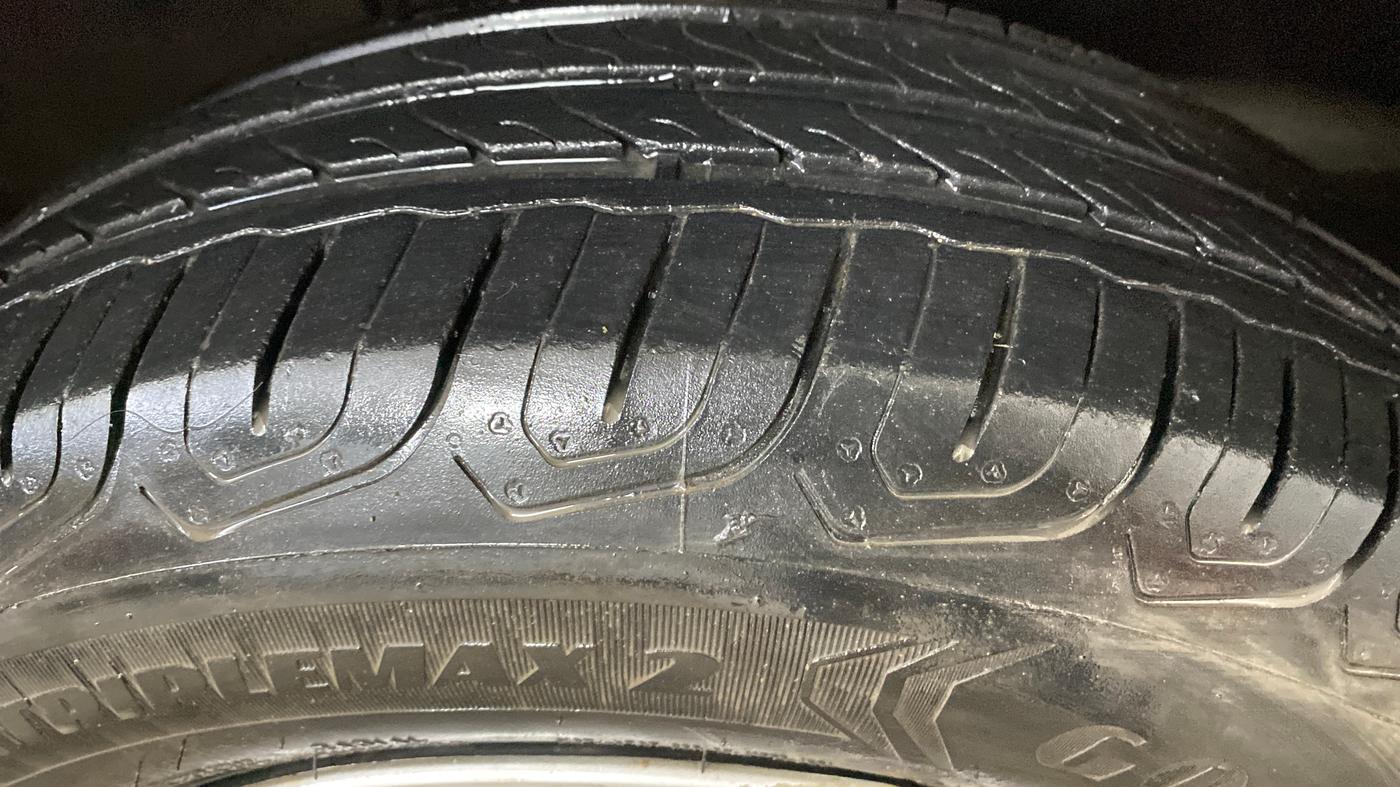 2016 Hyundai Elite i20 MAGNA 1.2, Petrol, Manual, 78,056 km, Right Front Tyre Tread