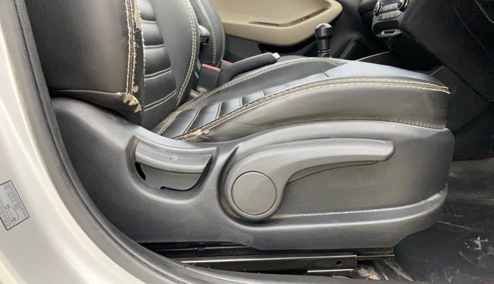 2016 Hyundai Elite i20 SPORTZ 1.2, Petrol, Manual, 39,855 km, Driver Side Adjustment Panel