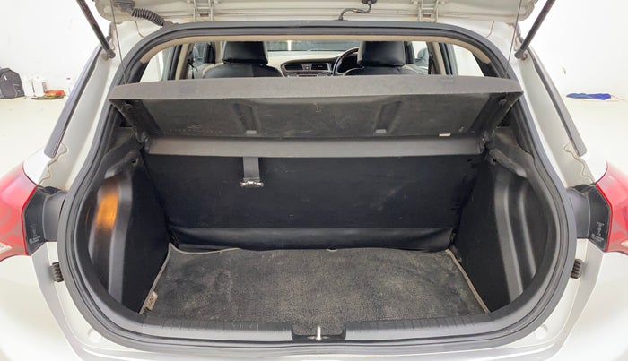 2016 Hyundai Elite i20 SPORTZ 1.2, Petrol, Manual, 39,855 km, Boot Inside