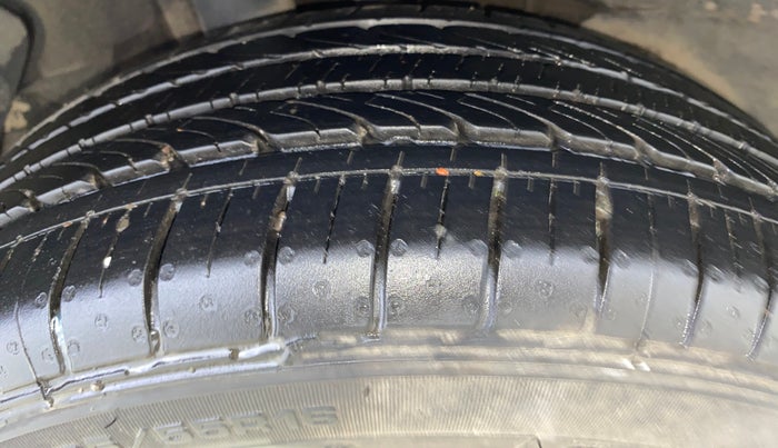 2016 Hyundai Elite i20 SPORTZ 1.2, Petrol, Manual, 39,855 km, Right Rear Tyre Tread