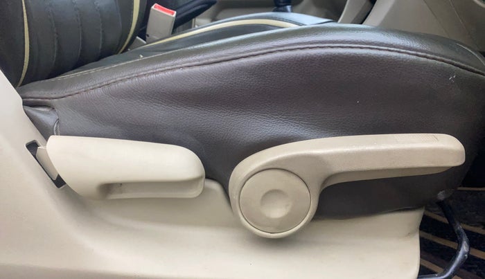 2016 Maruti Ciaz VXI+, Petrol, Manual, 89,193 km, Driver Side Adjustment Panel