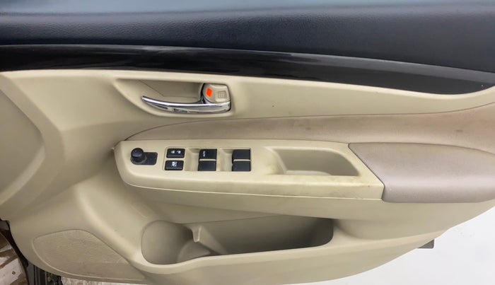 2016 Maruti Ciaz VXI+, Petrol, Manual, 89,193 km, Driver Side Door Panels Control