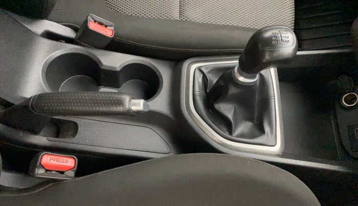 2015 Hyundai Creta S 1.6 PETROL, Petrol, Manual, 68,195 km, Gear Lever