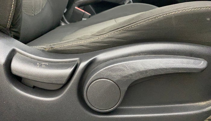 2015 Hyundai Creta S 1.6 PETROL, Petrol, Manual, 68,195 km, Driver Side Adjustment Panel