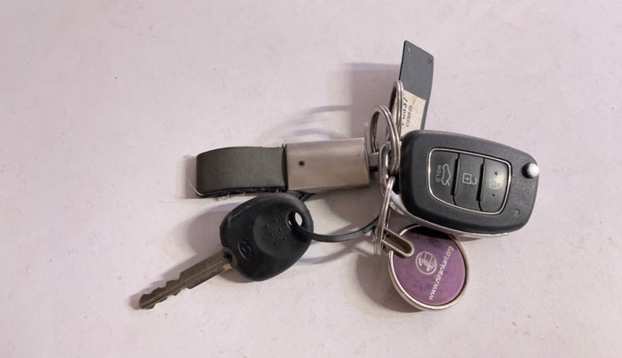 2023 Hyundai GRAND I10 NIOS SPORTZ 1.2 KAPPA VTVT CNG, CNG, Manual, 42,137 km, Key Close Up