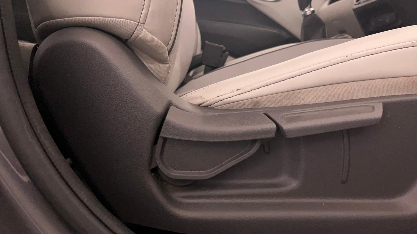 2023 Hyundai GRAND I10 NIOS SPORTZ 1.2 KAPPA VTVT CNG, CNG, Manual, 42,180 km, Driver Side Adjustment Panel