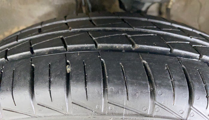 2020 Maruti Alto VXI, Petrol, Manual, 37,480 km, Left Front Tyre Tread