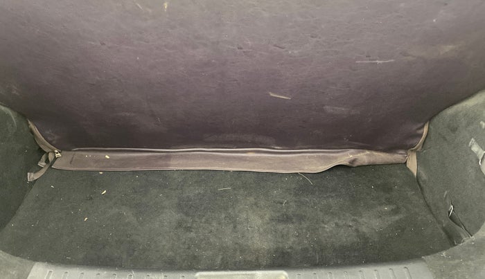 2017 Mahindra KUV 100 NXT K4+ P 6 STR, Petrol, Manual, 35,751 km, Boot Inside