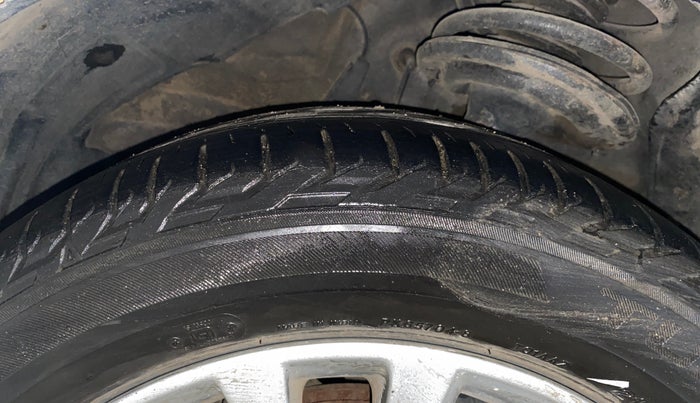 2016 Toyota Camry HYBRID, Hybrid, Automatic, 96,872 km, Left Front Tyre Tread