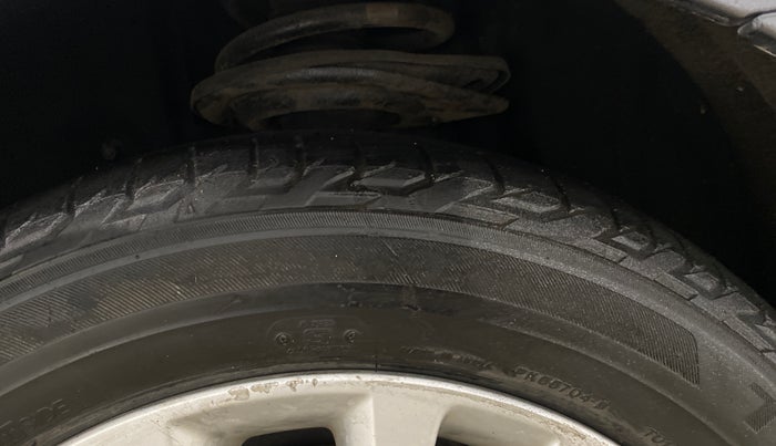 2016 Toyota Camry HYBRID, Hybrid, Automatic, 96,872 km, Left Rear Tyre Tread