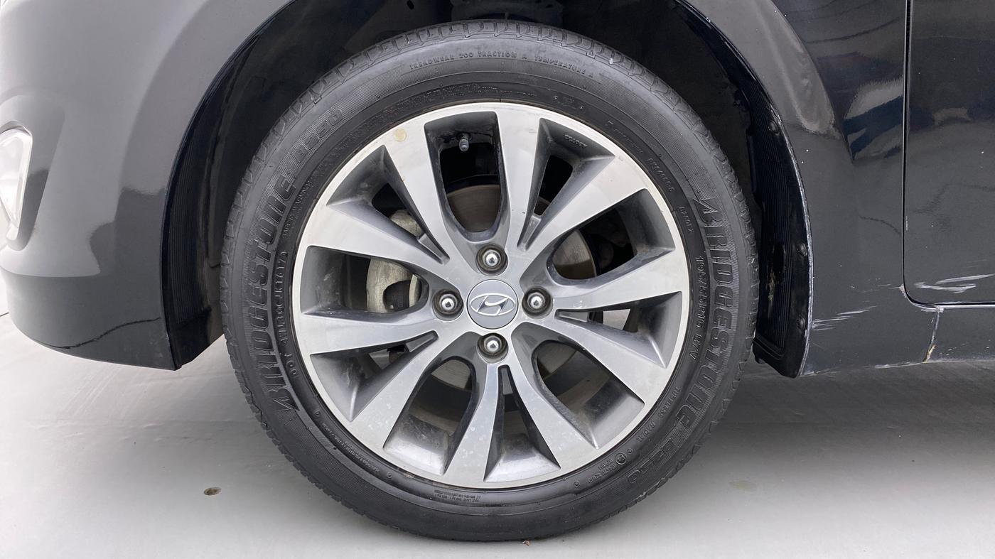 2017 Hyundai Verna 1.6 SX VTVT AT, Petrol, Automatic, 43,037 km, Left Front Wheel