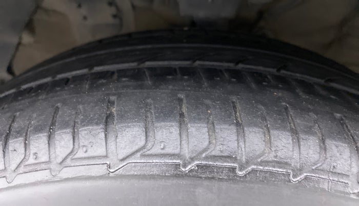 2017 Hyundai Verna 1.6 SX VTVT AT, Petrol, Automatic, 43,037 km, Left Front Tyre Tread