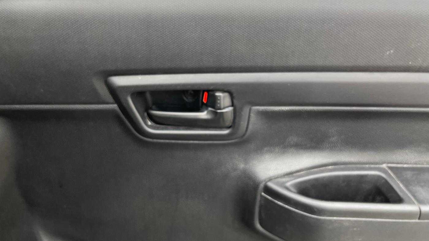 2020 Maruti S PRESSO VXI PLUS AMT, Petrol, Automatic, 32,305 km, Driver Side Door Panels Control