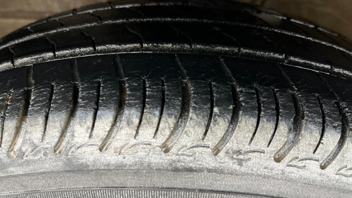 2020 Maruti S PRESSO VXI PLUS AMT, Petrol, Automatic, 32,305 km, Left Front Tyre Tread