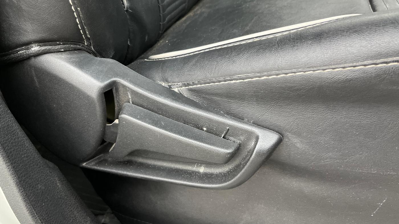 2020 Maruti S PRESSO VXI PLUS AMT, Petrol, Automatic, 32,305 km, Driver Side Adjustment Panel