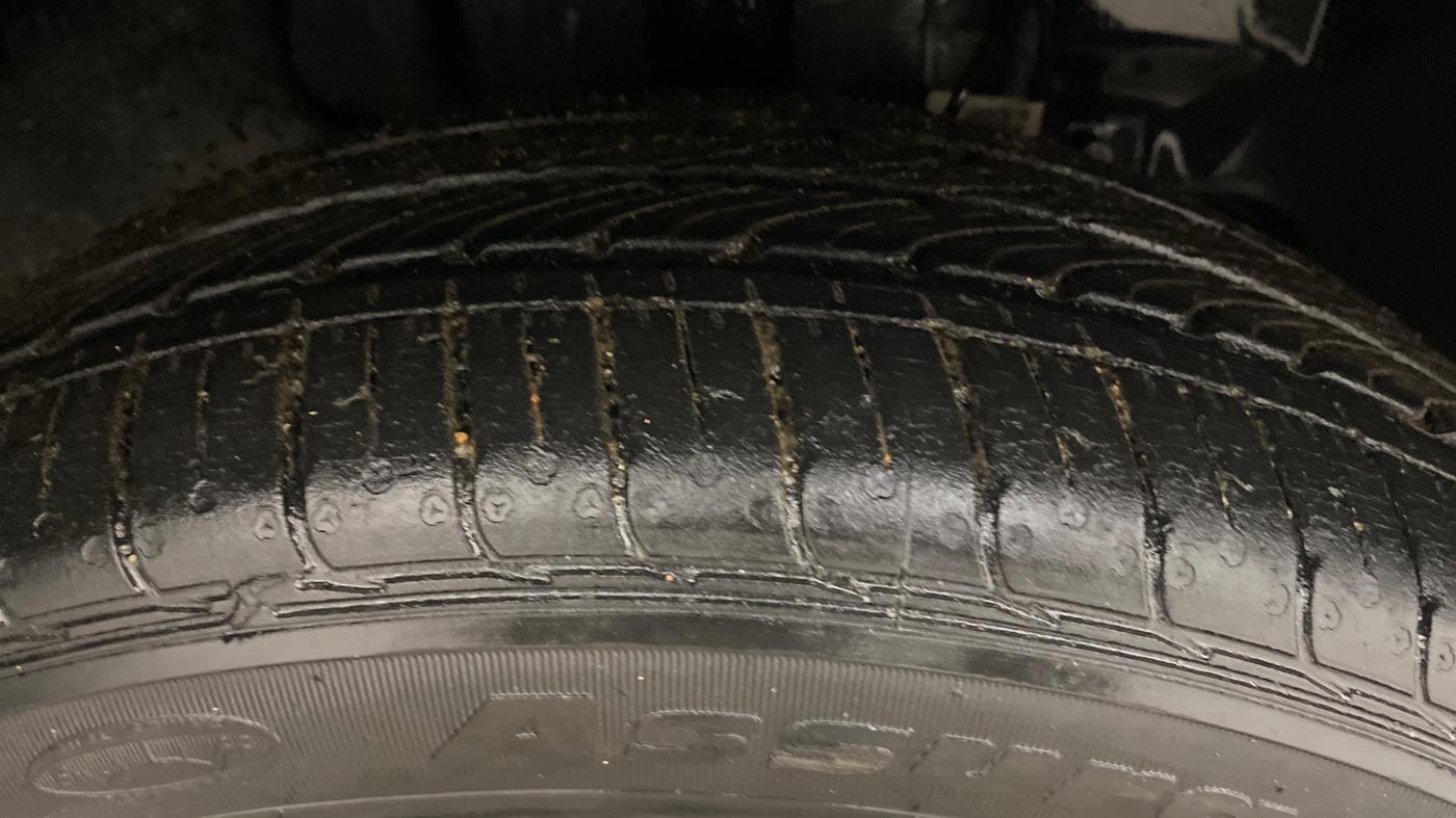 2023 Tata TIGOR XZA PLUS PETROL, Petrol, Automatic, 3,209 km, Right Front Tyre Tread